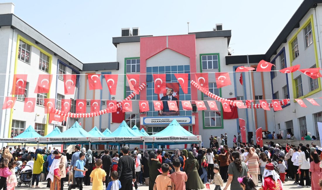Dulkadiroğlu İlkokulunda düzenlenen 23 Nisan kutlama programına katılan Başkan Görgel,