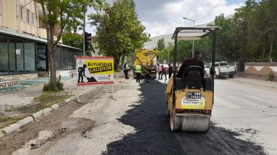 Büyükşehir Belediyesi; Afşin’de Atatürk Caddesi, Elbistan’da ise Gariplik Caddesi’nde deforme