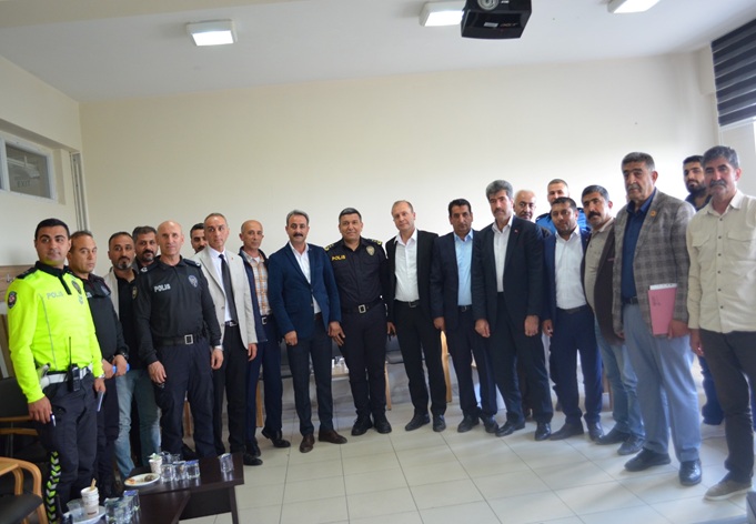 Elbistan polis sorumluluk bölgesinde bulunan 14 merkez mahalle muhtarı ile