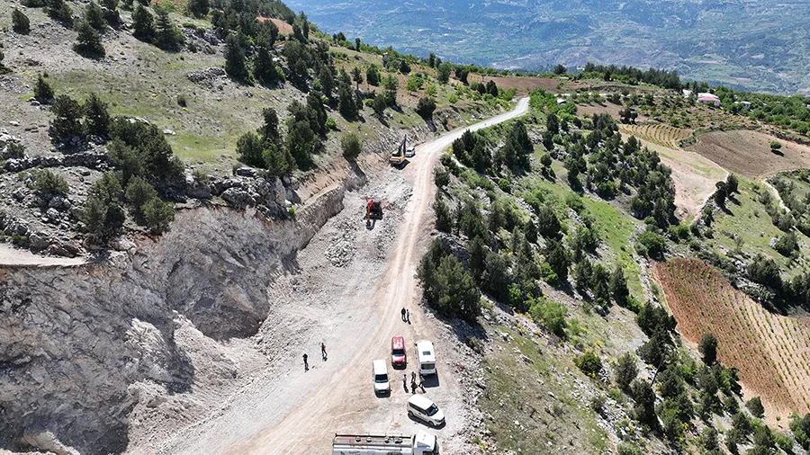 Büyükşehir Belediyesi, Bertiz Çatmayayla yolunda iki yakayı birbirine bağlıyor. Virajlar