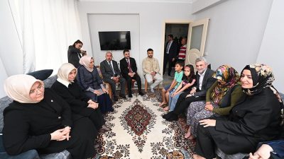 6 Şubat depremlerinde ailesini kaybeden çocukları ziyaret eden Başkan Görgel,