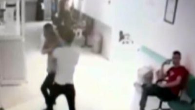 Kahramanmaraş’ta bir hasta, ilaç yazdırmak istediği Aile Hekimi İlber Yerli’ye