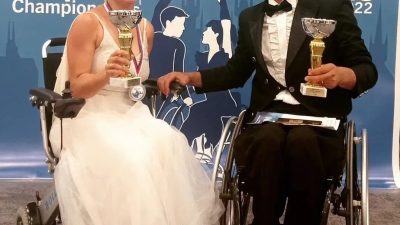 Antalya’da yaşayan Nezihe Koçak ile Abdulkadir Ünal çifti, uluslararası yarışmalarda