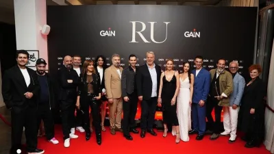 GAİN’in merakla beklenen yeni dizisi ‘RU’, galasını gerçekleştirdi. Meryem Uzerli’nin