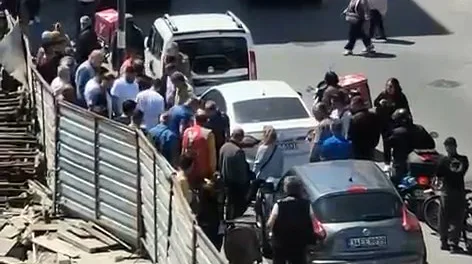 İhsan DÖRTKARDEŞ/İSTANBUL, – AVCILAR’da, kendisini polis olarak tanıtan şüpheli, yabancı