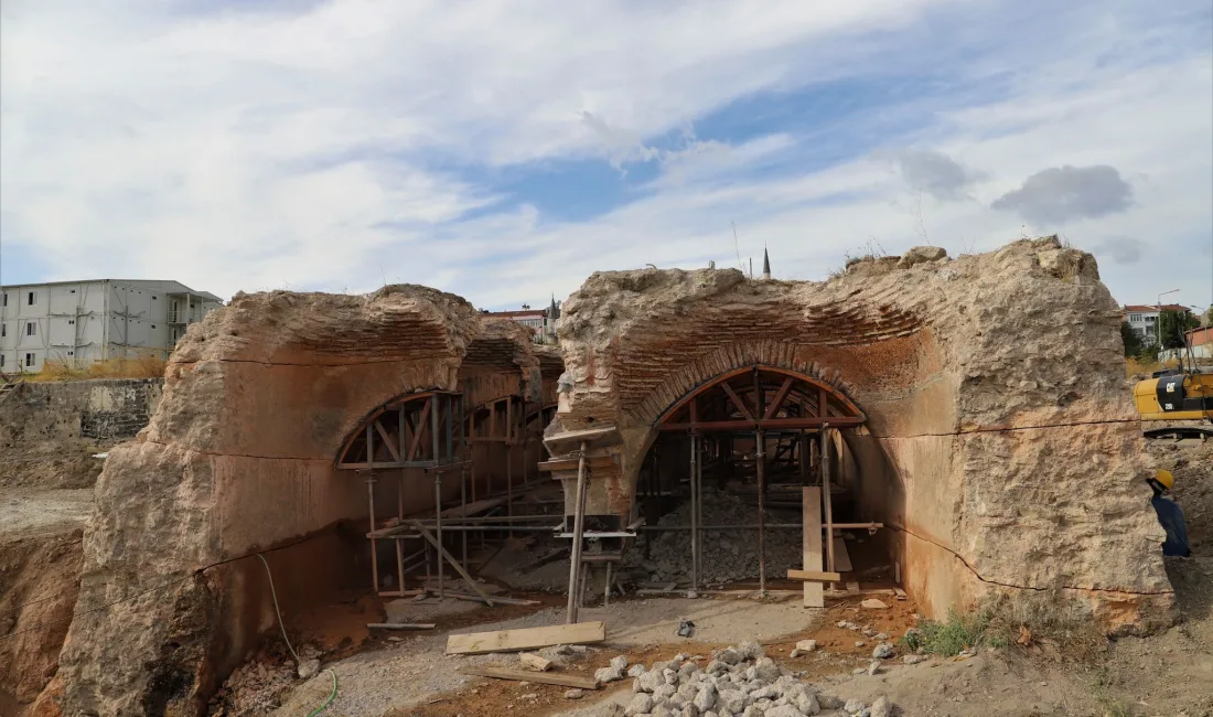 İstanbul Üniversitesi-Cerrahpaşa Rektörü Prof. Dr. Nuri Aydın, Cerrahpaşa yerleşkesinde bulunan