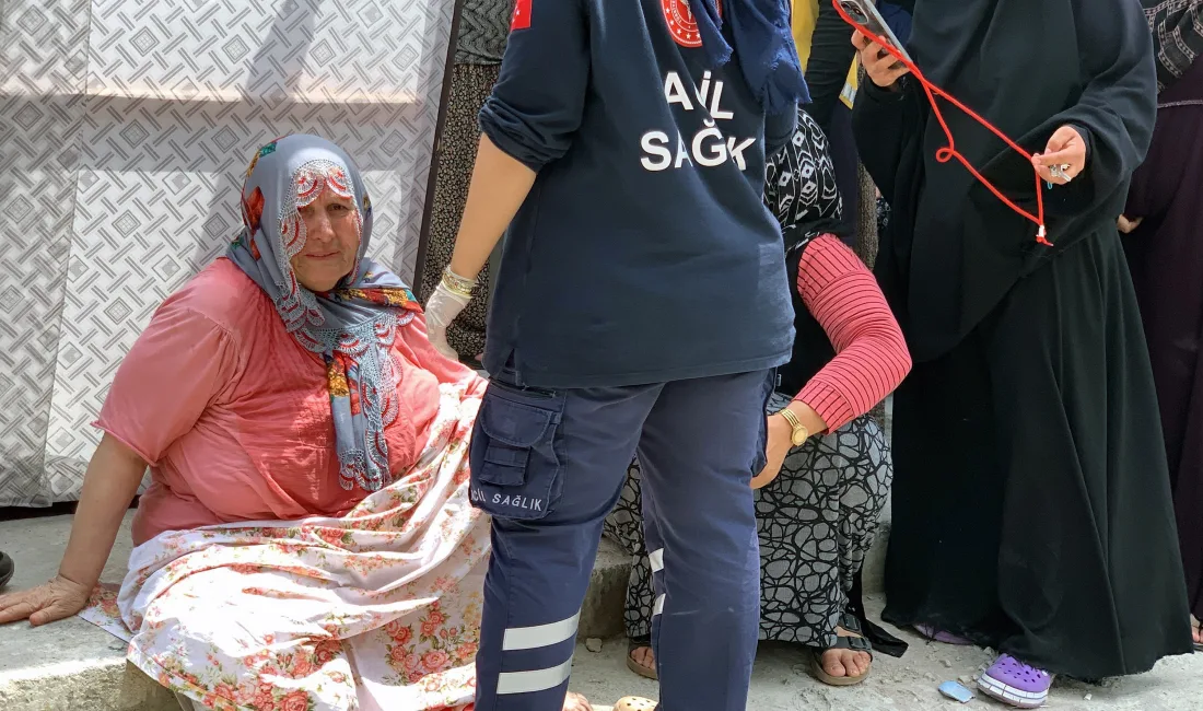 Adana’nın Yüreğir ilçesinde bulunan bir binanın altındaki mobilya satış ofisinin