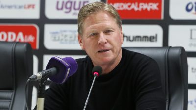 Samsunspor, Alanyaspor ile berabere kalarak ligde kalmayı garantiledi. Teknik direktör