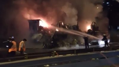 Dilovası’nda TIR Dorsesi Yangınla Battı! Kocaeli’nin Dilovası ilçesinde TEM Otoyolu