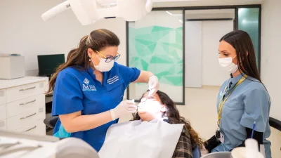 İSTANBUL, – Bilinçsizce kullanılan diş beyazlatma ürünlerin dişin sert ve