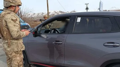 Behçet DALMAZ/VAN, – VAN’da, yurda yasa dışı yollarla girdikleri belirlenen