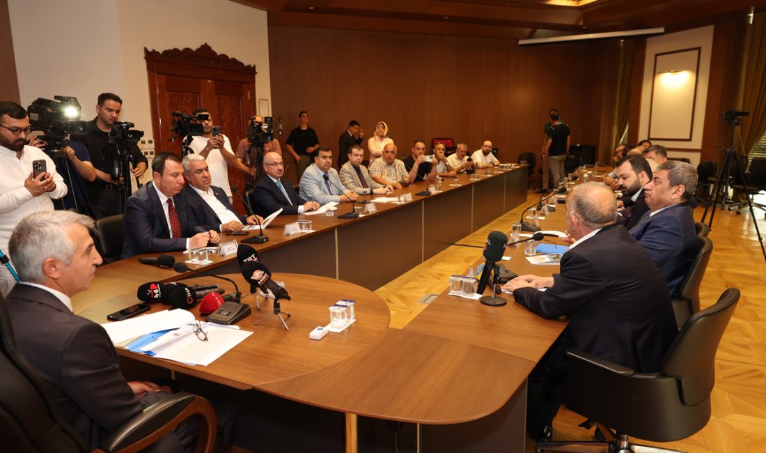 Vali Mükerrem Ünlüer, deprem bölgesindeki toparlanma süreci ve iş gücü