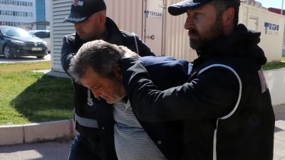 Adana’da meydana gelen depremlerde yıkılan Alpargün Apartmanı’nda yeterli miktarda demir