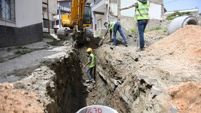 KASKİ Genel Müdürlüğü koordinesinde Çağlayancerit Helete’de yürütülen şebeke yenileme çalışmalarında