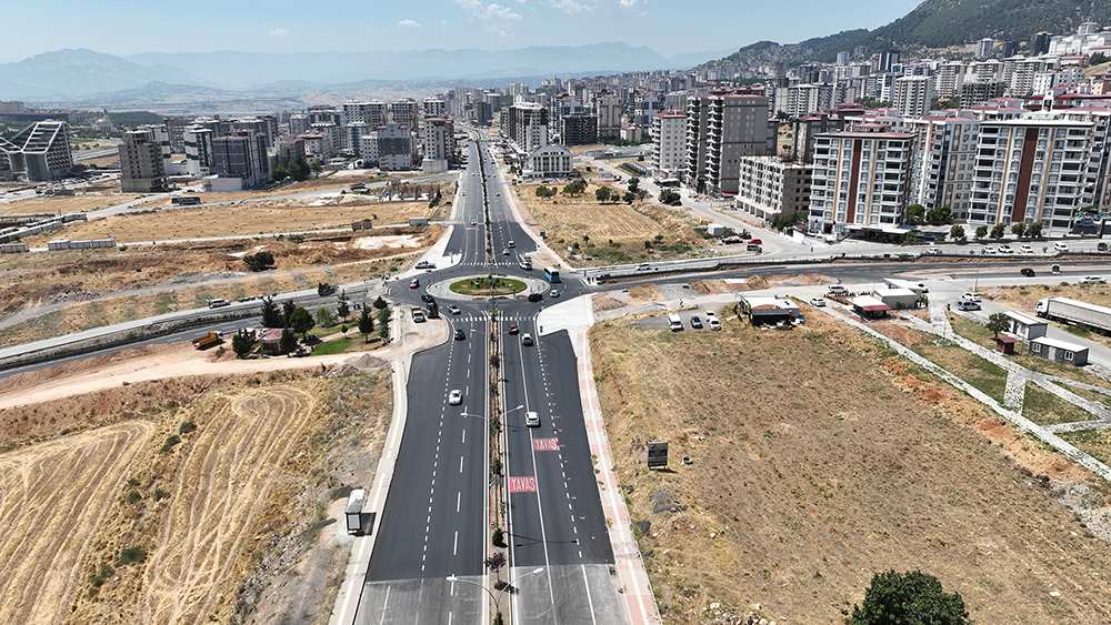 Büyükşehir Belediyesi, trafik güvenliğinin sağlanması için Turgut Özal Bulvarı’nda akıllı