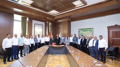 141 mahalle muhtarının tamamıyla grup grup bir araya gelerek adeta