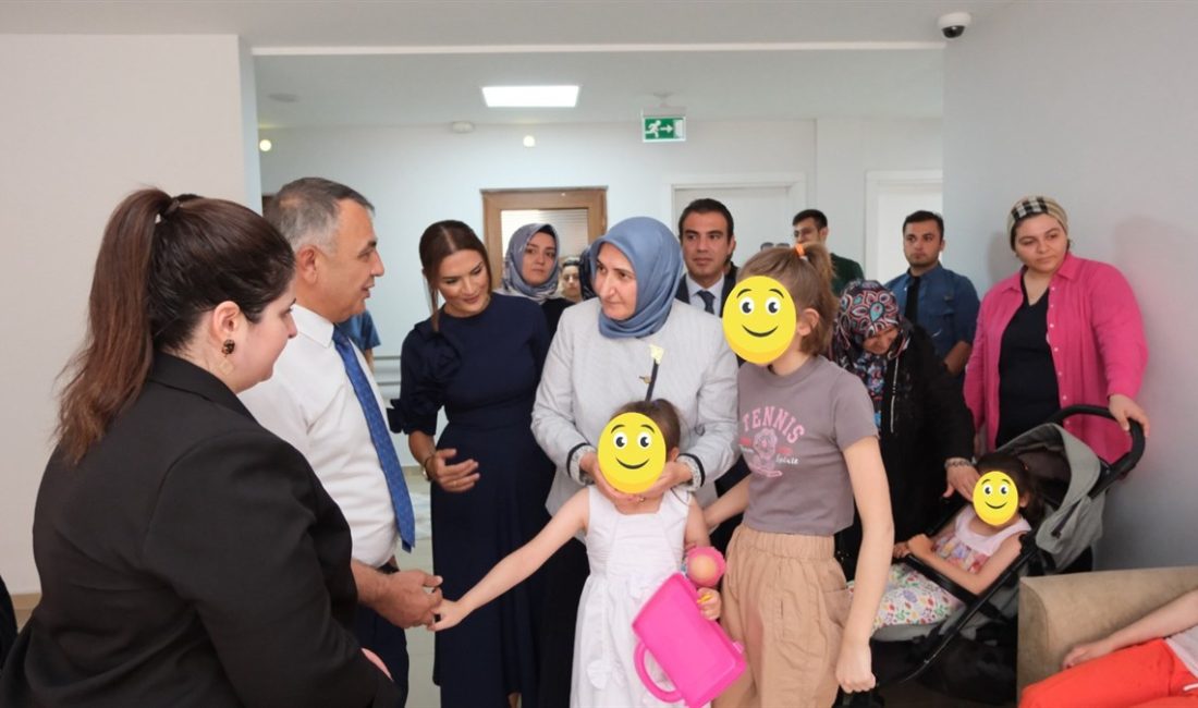 Kahramanmaraş Valisi Mükerrem Ünlüer’in eşi Dr. Selma Ünlüer,  Engelsiz Yaşam