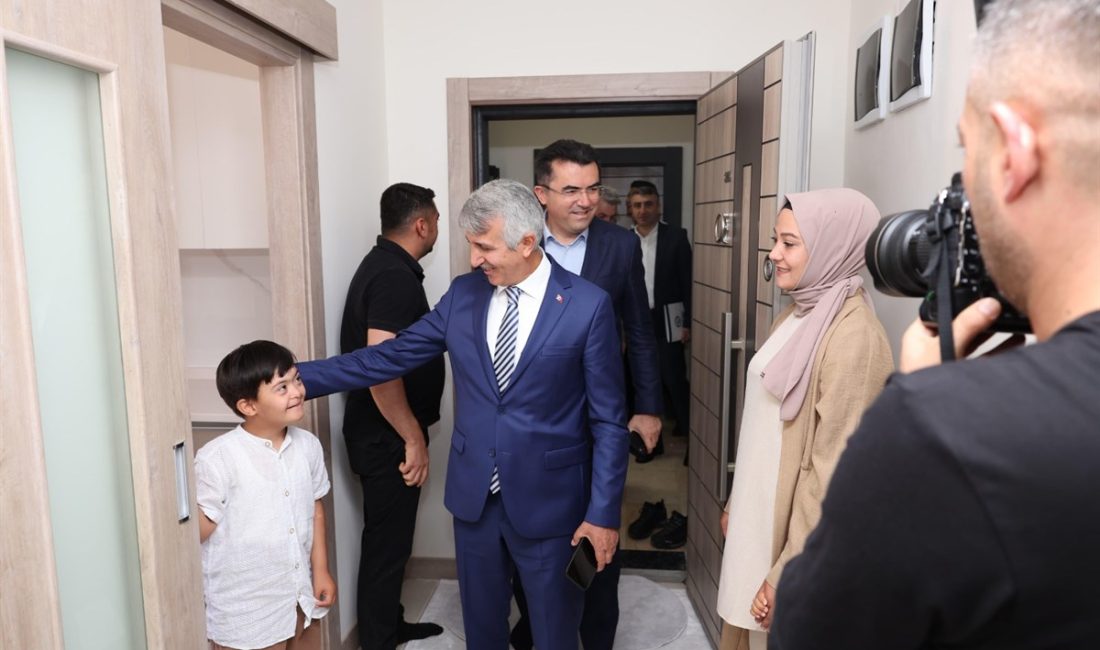 Depremzedeler İçin İnşa Edilen TOKİ Konutlarında Aileler Yeni Evlerine Taşınmaya