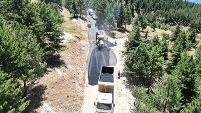 Dulkadiroğlu Belediyesi, kırsal mahallelerde başlattığı asfalt çalışmalarına yoğun bir şekilde