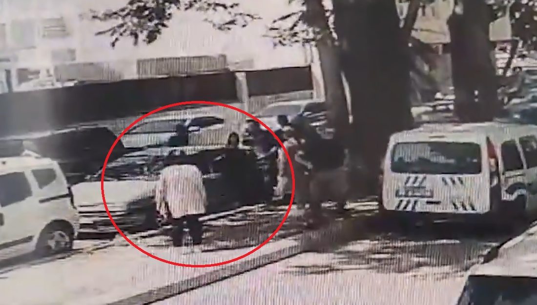 Kayseri’de, ailesi tarafından otomobilde bırakılan 2 yaşındaki ikiz kız kardeşler,