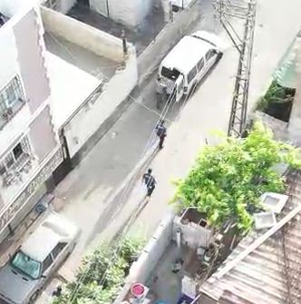 Gaziantep’te polis ekipleri, ‘hırsızlık’ suçundan aranan Nebi Ö.’yü evden kaçarken