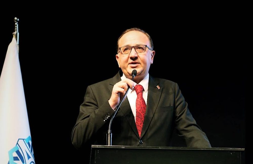 Türkiye Geleneksel Güreşler Federasyonu Başkan Vekili Şahin Hopur,  Yağlı