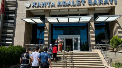 Adıyaman’ın Kahta ilçesinde ehliyet sınavında hile yapmaya çalışan 3 şüpheli