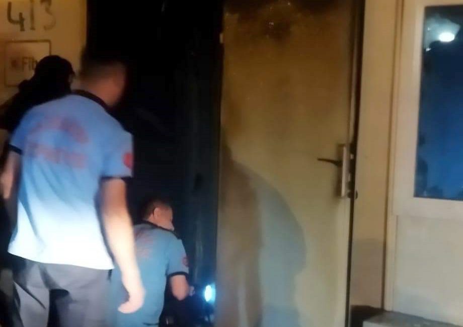 Nurdağı’nda depremzedelerin yaşadığı konteynerde çıkan yangın, itfaiye ekiplerinin hızlı müdahalesiyle