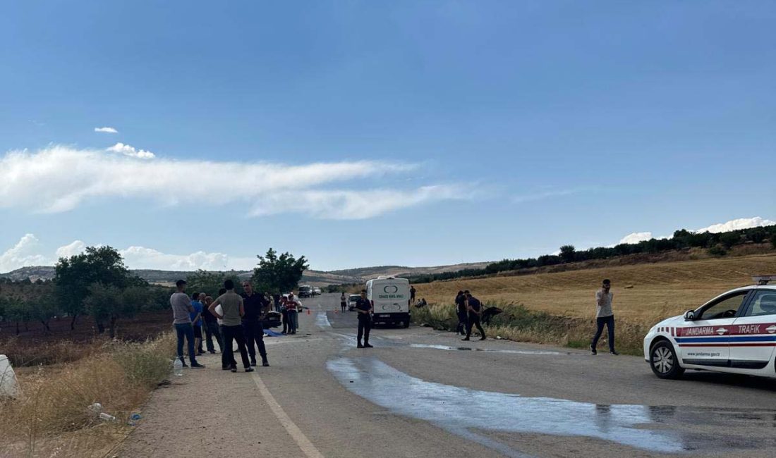 Gaziantep’te minibüs ile otomobilin çarpışması sonucu meydana gelen trafik kazasında