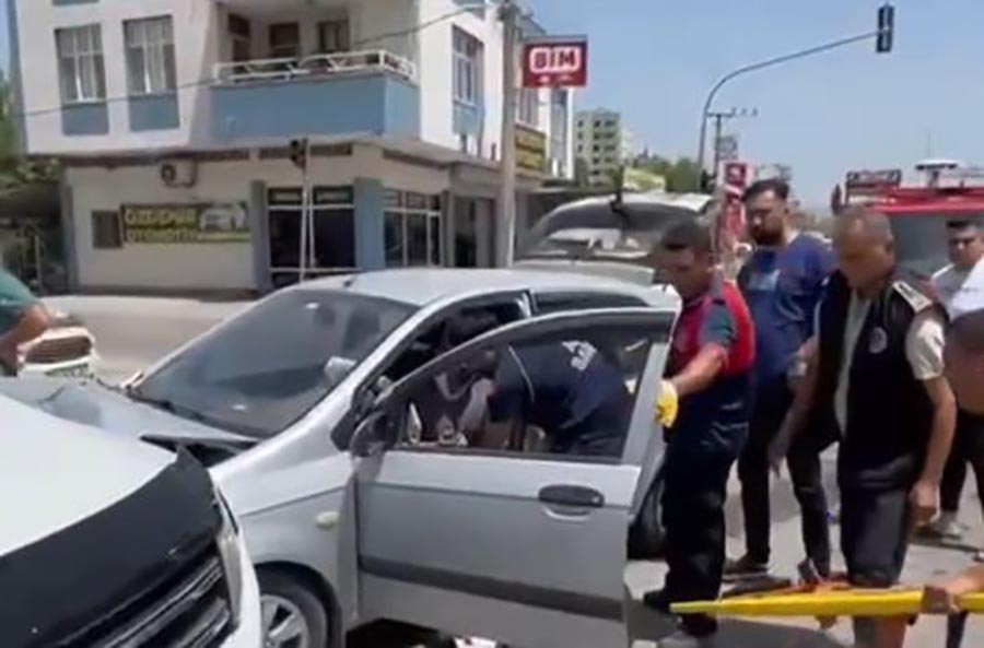 Kadirli’de otomobil ile pikabın çarpıştığı kazada bir kişi yaralandı. Kaza