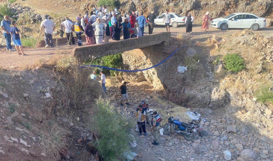 Gaziantep’in İslahiye ilçesinde yaşanan acı olayda, köprüden düşen motosikletin sürücüsü