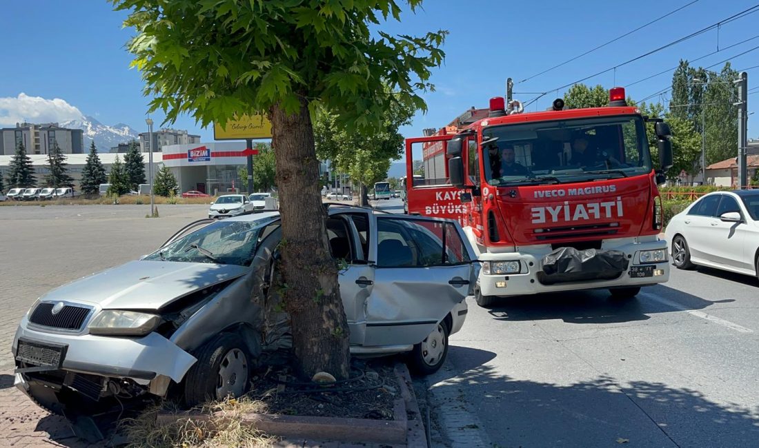 Kayseri’de bir otomobilin ağaca çarpması sonucu meydana gelen kazada, kurban