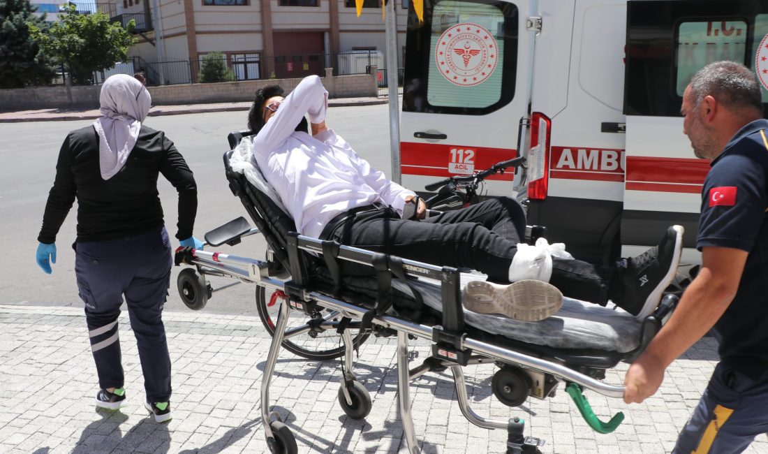 Kayseri’de, bir özel meslek edindirme kursunda eğitim veren H.K., kursiyerinin
