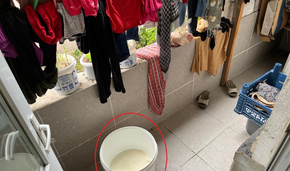 Suriye uyruklu 1,5 yaşındaki Lemis B., Kayseri’de bir apartmanın balkonunda