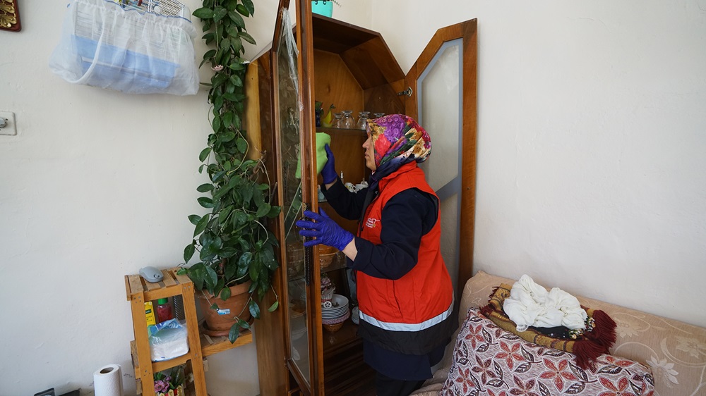 Kahramanmaraş Büyükşehir Belediyesi, ihtiyaç sahibi yaşlı vatandaşlara yönelik sunduğu kapsamlı
