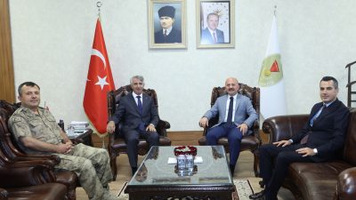 Adıyaman Valisi Osman Varol, Vali Mükerrem Ünlüer’i makamında ziyaret etti.