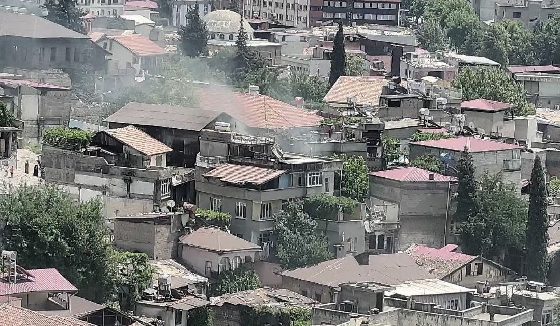 Kahramanmaraş’ta bir müstakil evde çıkan yangın maddi hasara neden oldu.
