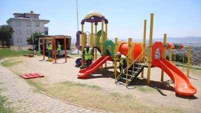 Dulkadiroğlu Belediyesi, Arslanbey Mahallesi Tepe Parkı'nda tadilat ve yenileme çalışmalarını