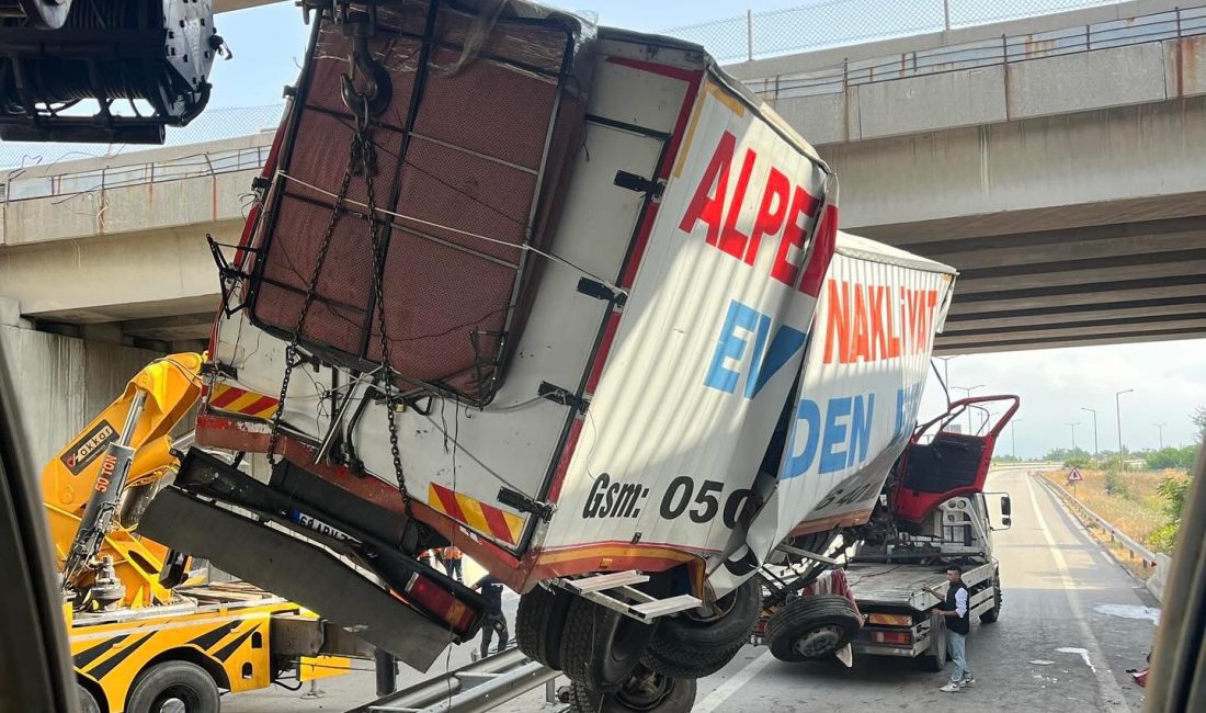 Gaziantep-Adana Otoyolunda Feci Kaza: Kamyon Köprüden Uçtu, Sürücü Hayatını Kaybetti.