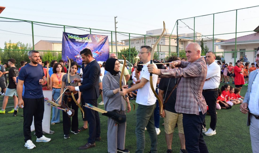 Kadirli’de Gençlik ve Spor müdürlüğü Yaz Spor Kursları açıldı. Sentetik