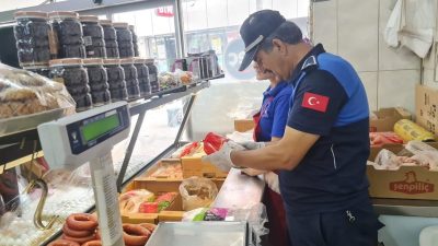 Kadirli Belediyesi Zabıta ekipleri, ekmek fırınlarında ve marketlerde denetlemelerine devam