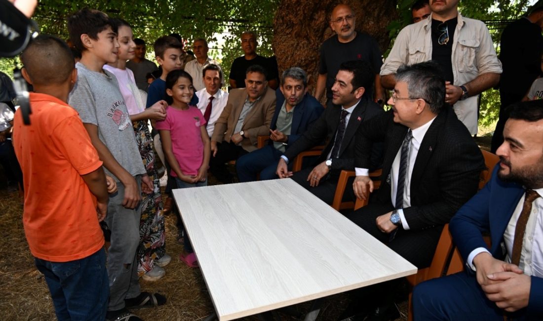 Osmaniye Valisi Dr. Erdinç Yılmaz, Yarpuz Köyü sakinleri ile bir