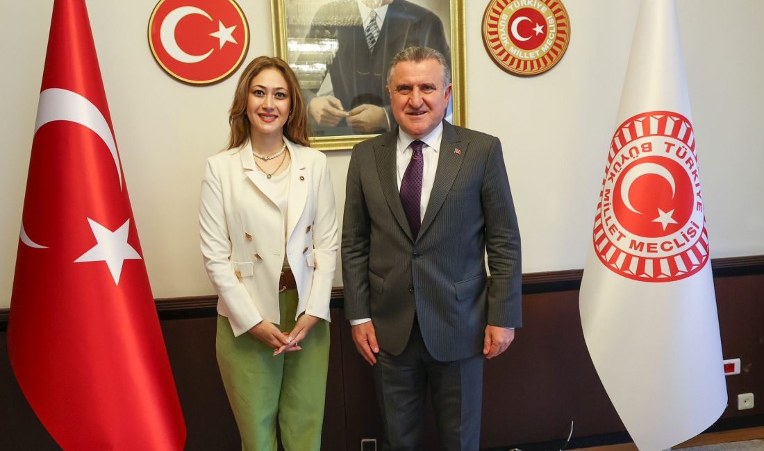 Milliyetçi Hareket Partisi (MHP) Kahramanmaraş Milletvekili Zuhal Karakoç Dora, Gençlik