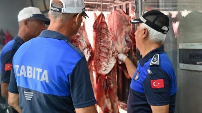 Kadirli Belediyesi Zabıta Müdürlüğü ekipleri, market, kasap ve fırınlarda denetim