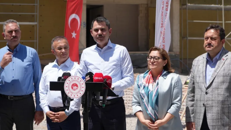 Çevre, Şehircilik ve İklim Değişikliği Bakanı Murat Kurum, depremden en