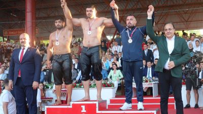 Edirne’de bu yıl 663’üncüsü düzenlenen Tarihi Kırkpınar Yağlı Güreşleri’nin başpehlivanlık