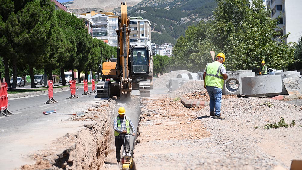 KASKİ Genel Müdürlüğünce Onikişubat ilçesi Ahır Dağı Caddesi’nde başlatılan yeni