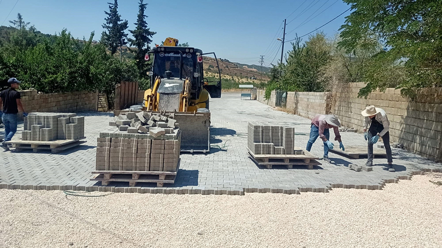 Büyükşehir Belediyesi, Pazarcık’ın Kizirli Mahallesi’ne bağlı Terolar Obası’nın ana arterini