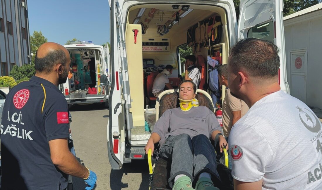 Sincik ilçesinde meydana gelen trafik kazasında, tekstil işçilerini taşıyan 2