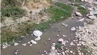 Kahramanmaraş’ın Andırın İlçesi Merkez Mahallesi Tufanpaşa Mahallesi’ndeki açık dere koku